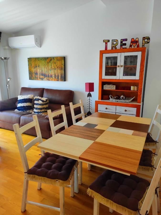 Acogedor Atico Duplex En Tremp Lejlighed Eksteriør billede